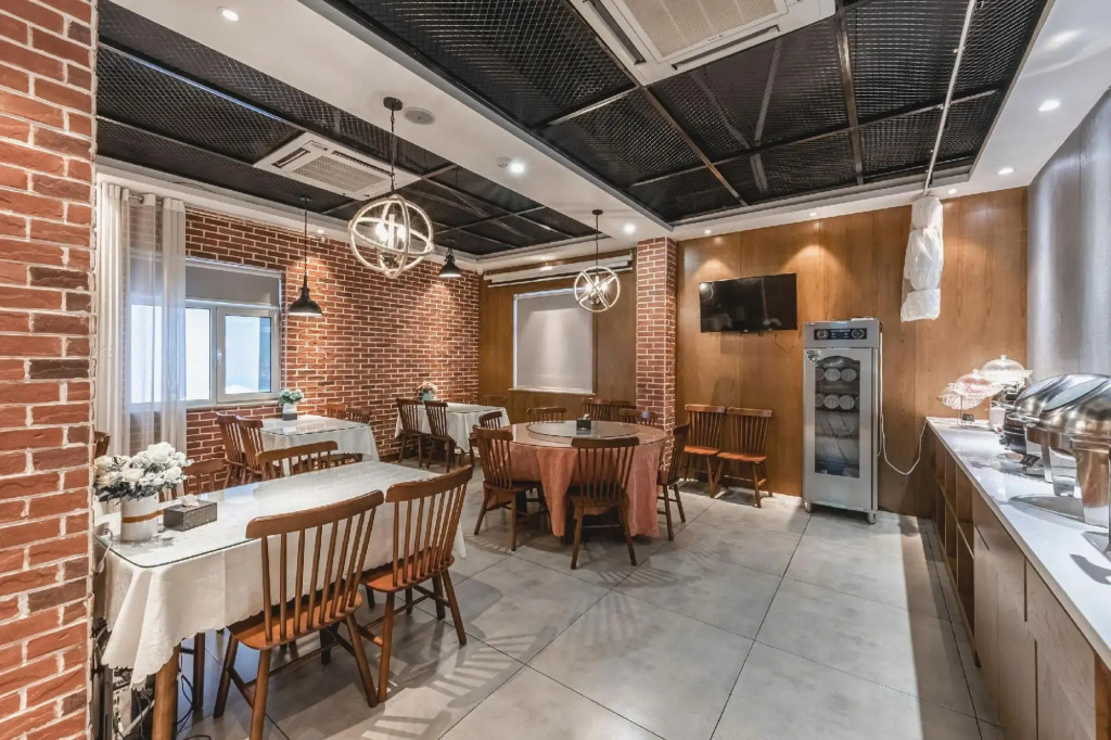 JAMES JOYCE COFFETEL Hotel (Shijiazhuang Zhengding Ancient City Shop)