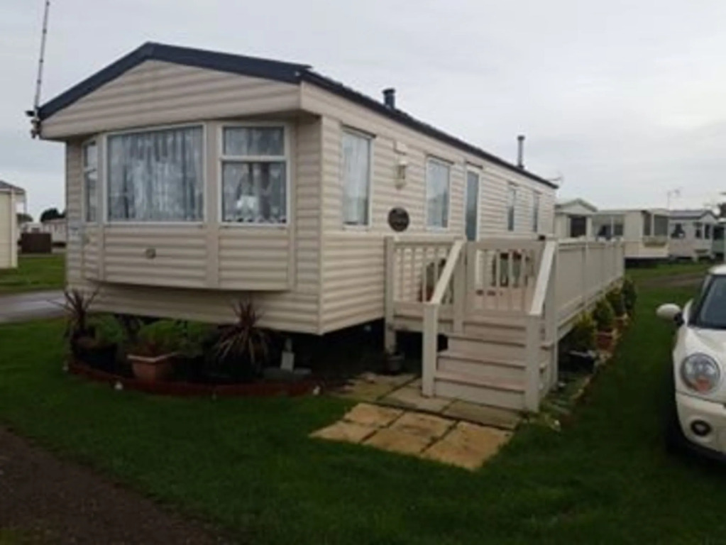 Caravan - Sleeps 8 - Pets Ok - Parking - Site Pool