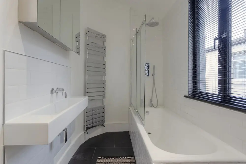 4 Bedroom Victorian House Near Notting Hill