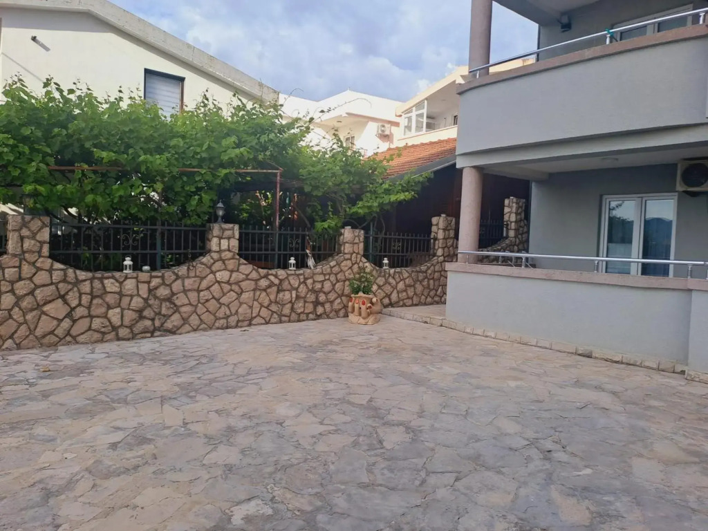 Sea House Apartments