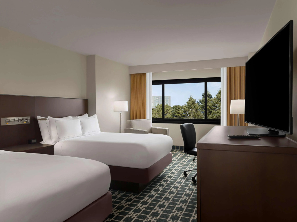 DoubleTree by Hilton Fort Lee/George Washington Bridge