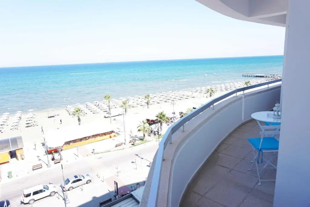 Lazuli Beachfront Apartment 43