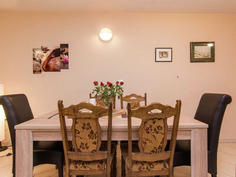 Comfortable Apartment in Zadar With TV