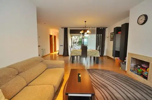 C002 Villa
