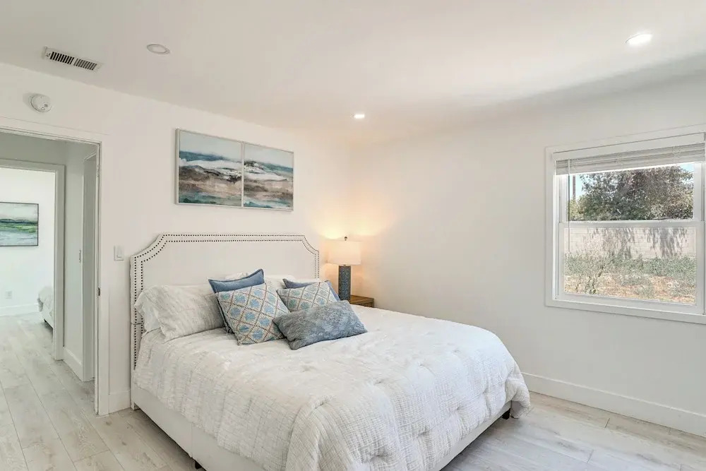 7 Mi Huntington Beach: Family Home w/ Patio!