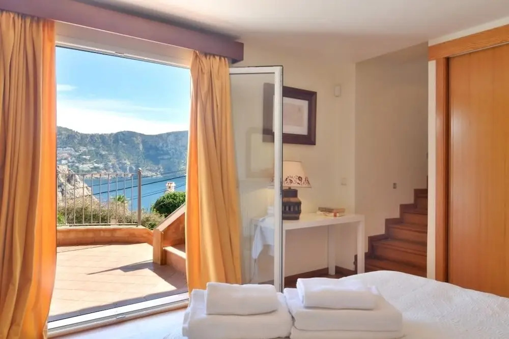 Villa with incredible sea views and pool Up To 7