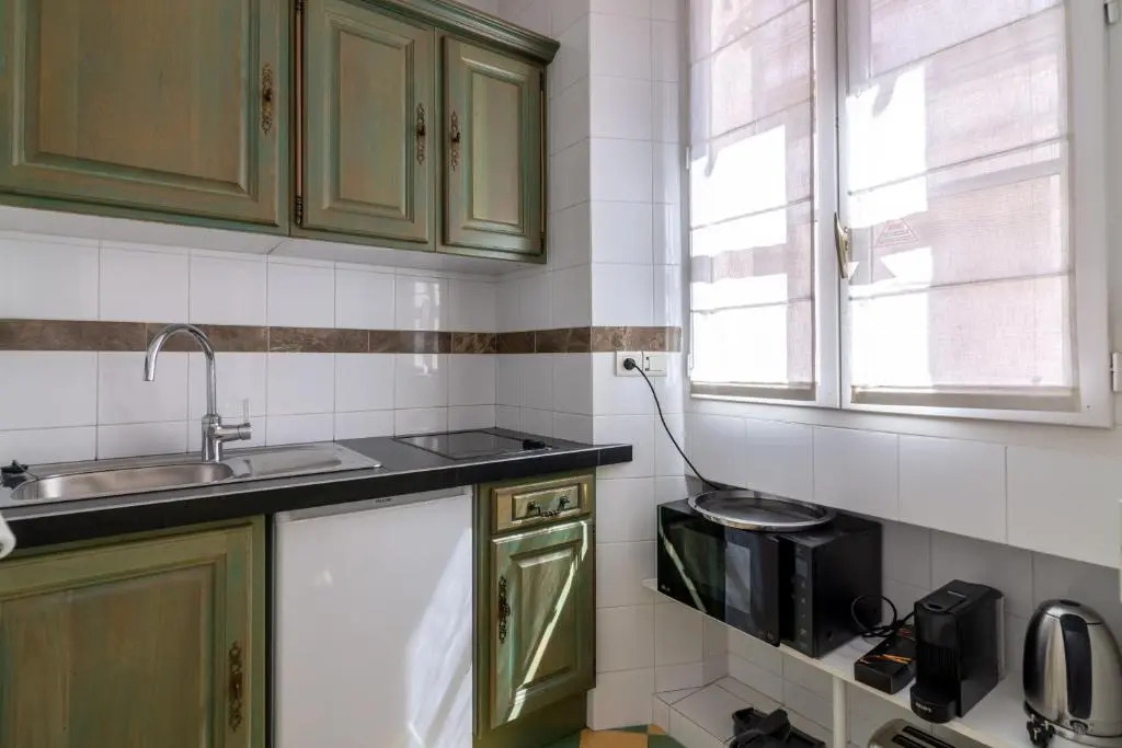 La Guitare 21 - Cozy Studio in Center of Cannes, Just Behind Grand Hotel