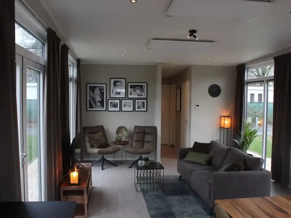 Modern Chalet Only 2 km of the Efteling