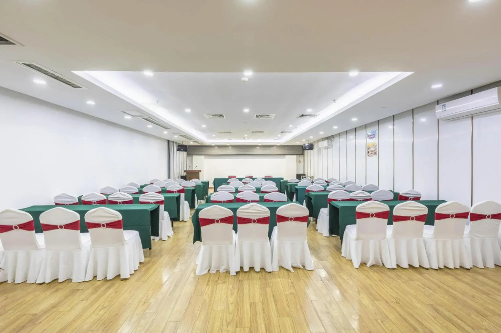 Starway Hotel Luan Shucheng Saifu
