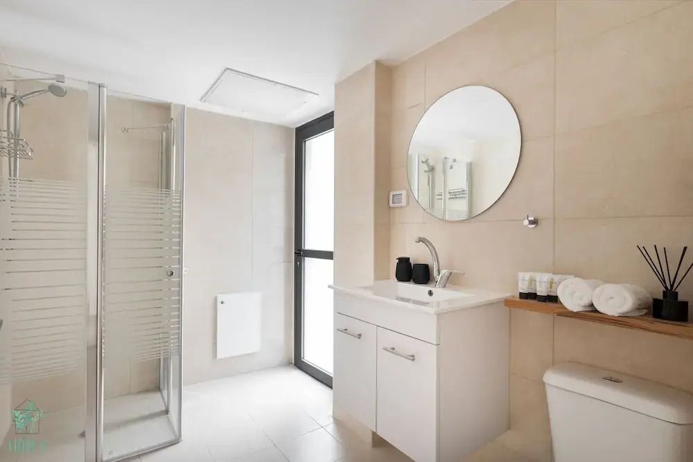 ALMA City Center Classical Apartments by HOMY