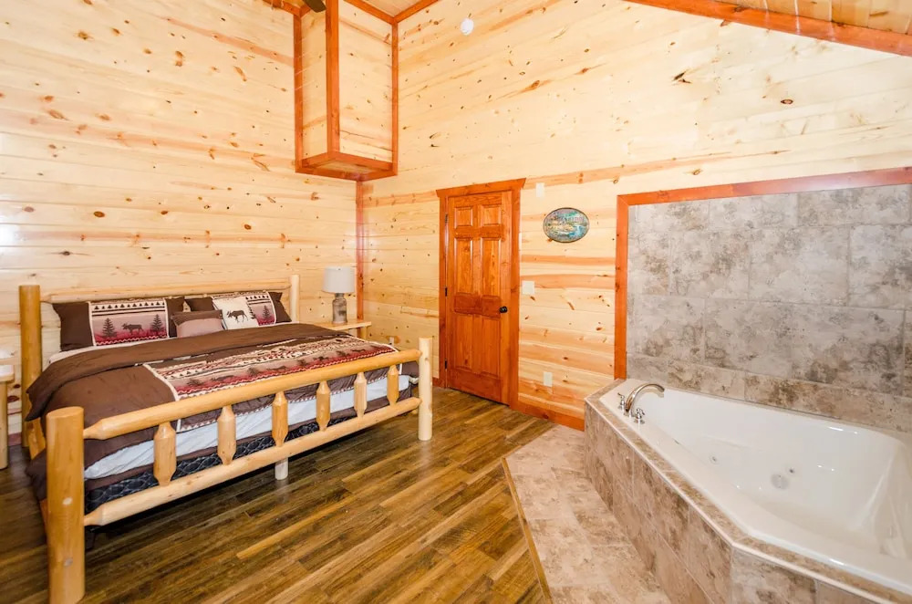 SmokyStays 6 BR Cabin w Indoor Heated Pool