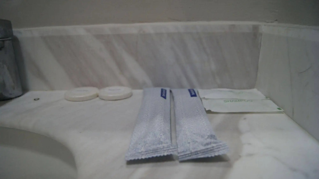 MJ Hotel and Suites