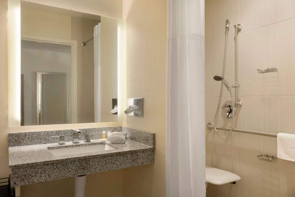 Days Inn & Suites by Wyndham Caldwell