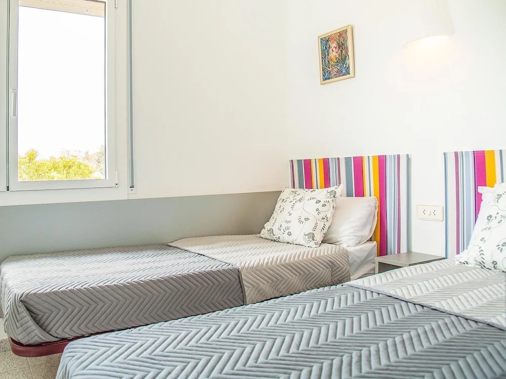 Spacious Holiday Home in Torroella de Montgrí With Swimming Pool