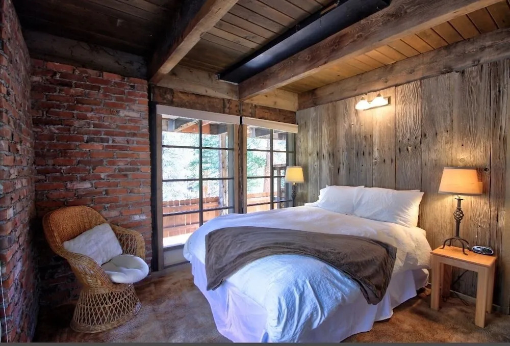 Breckenhaus 2 Bedroom Cabin