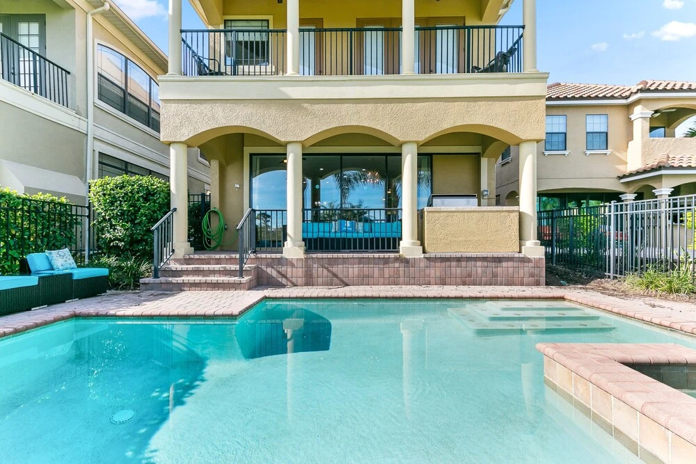 Rvh_374r Golden 6 Bedroom Home