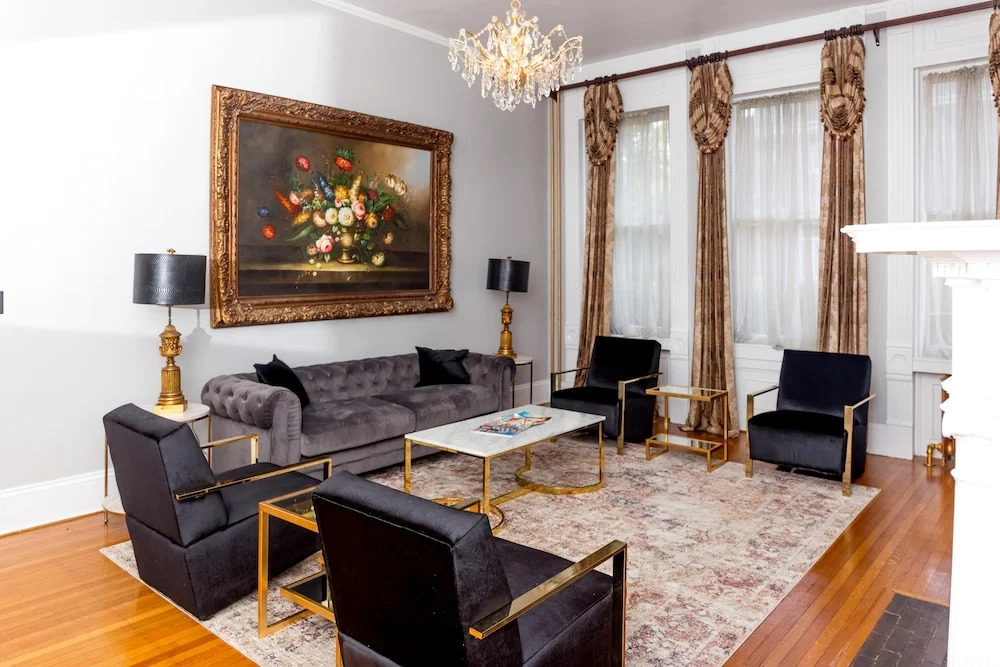 Wright Mansion - An Impressive Victorian Estate