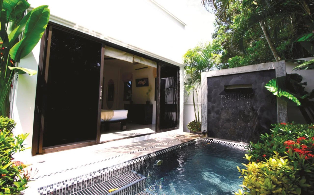Coconut Grove Boutique Hotel