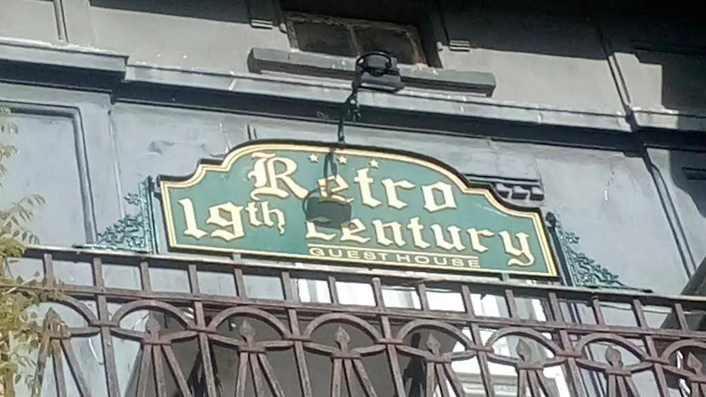 Retro - 19th Century Guest House