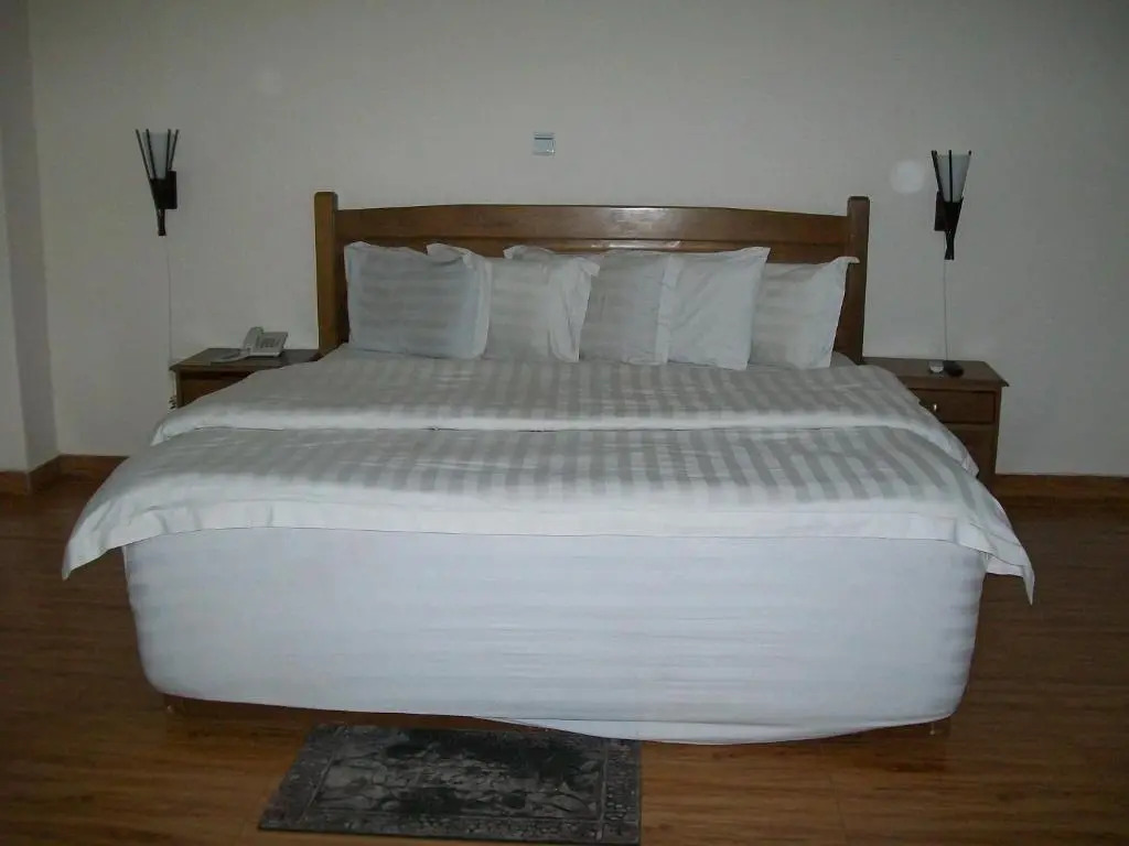 Ampomaah Hotel