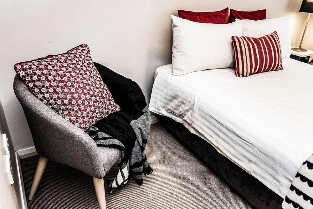 Two bedroom Apt next to Perth CBD with Parking.