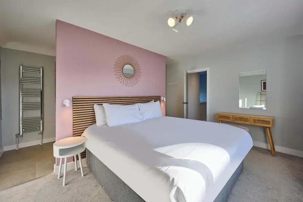 Host Stay Roundwood House