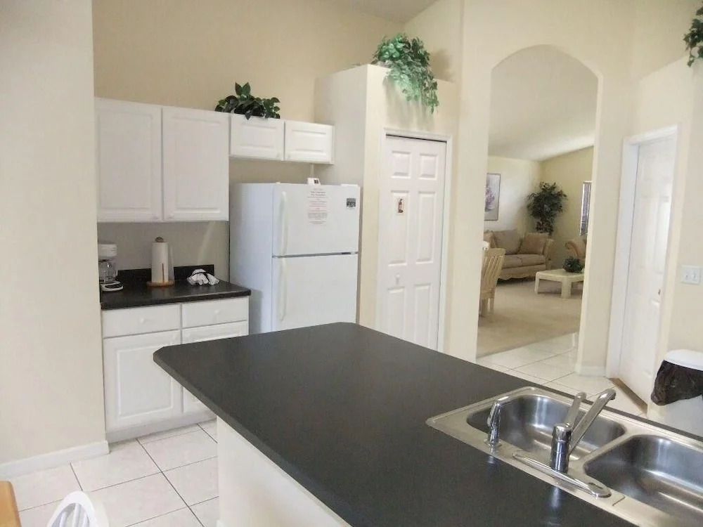 Ref 09 Luxury 4 Bed Villa With Private Pool and Lake View