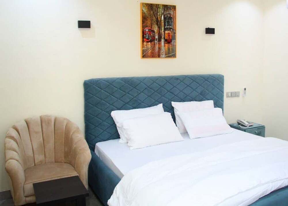 S and B Suites