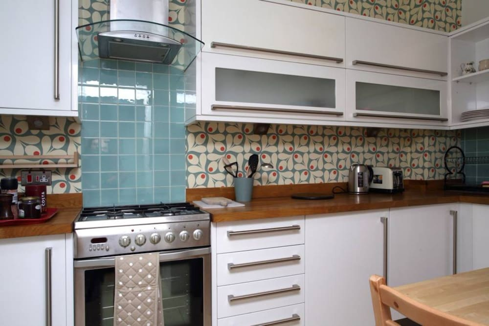 1 Bedroom Flat Near City Centre