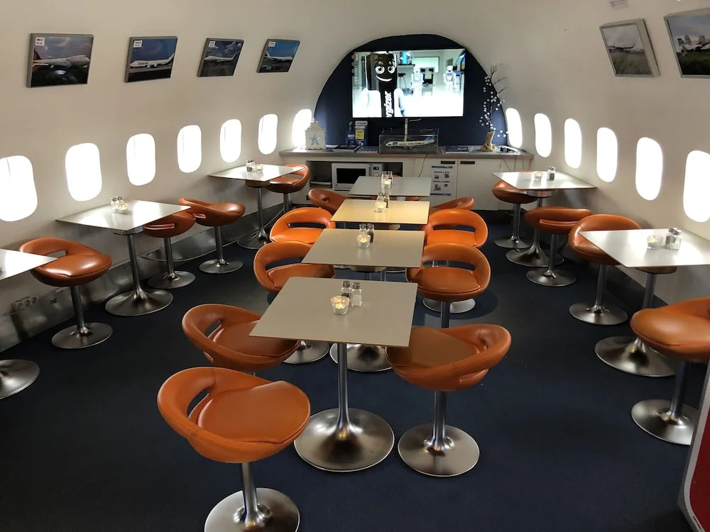 Jumbo Stay - Hostel