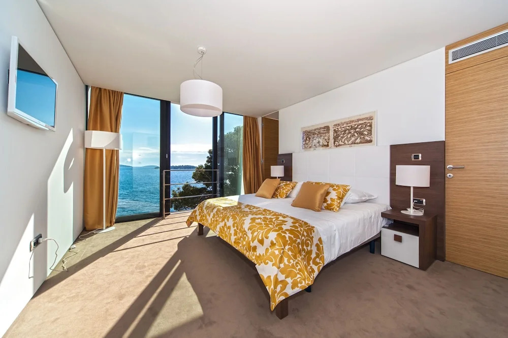 Golden Rays Luxury Villas & Apartments