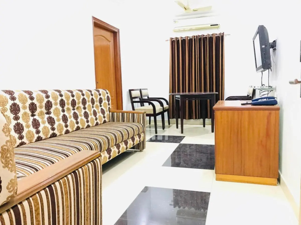 OYO Townhouse Anantapur Near Srikantam Circle