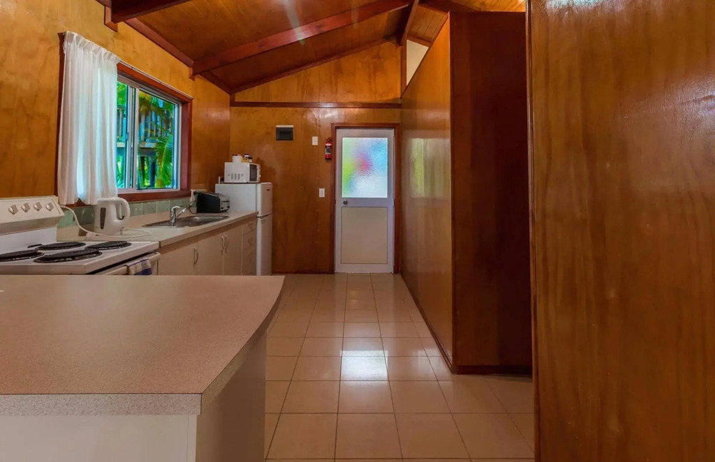 Muri Lagoon View Bungalows - Hillside Bungalow
