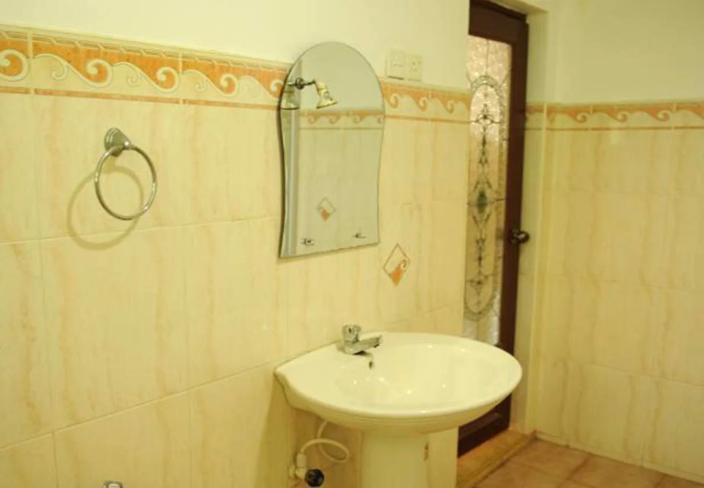 Airport reach villa
