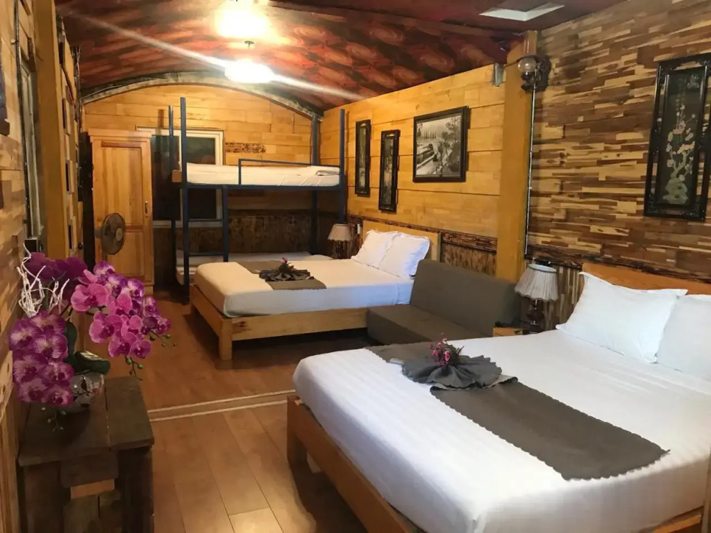 Redhouse Backpacker Hostel