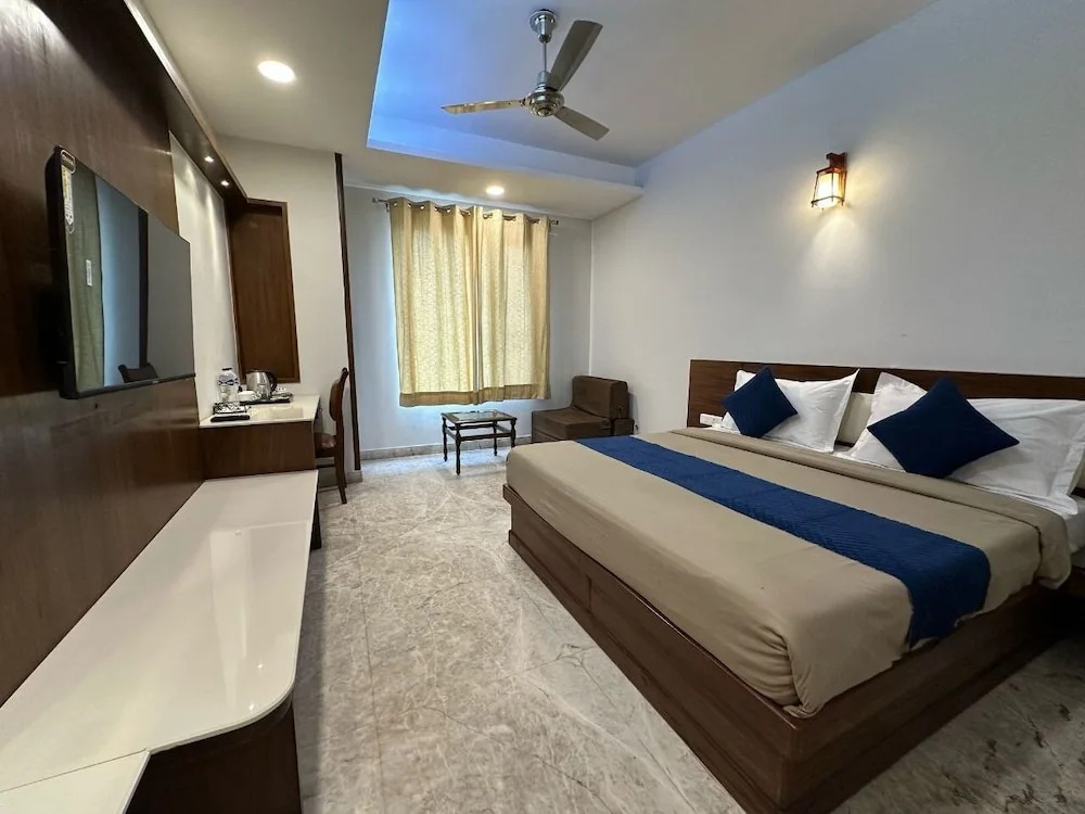 FabHotel Swaruchi Inn Rohini