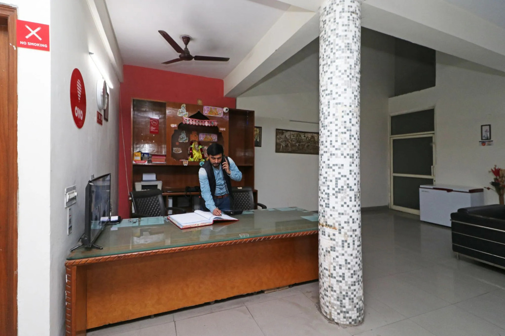 Hotel Akash Palace