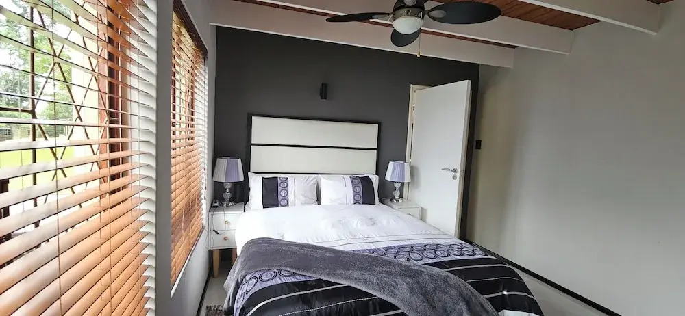 Crest Farm - Self-catering 2-bedroom, Wi-fi, Views, Swiming Pool