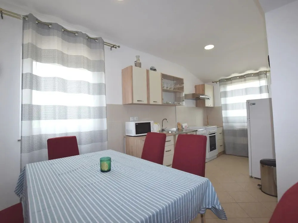Apartment in Pula With Bbq, Parking, AC