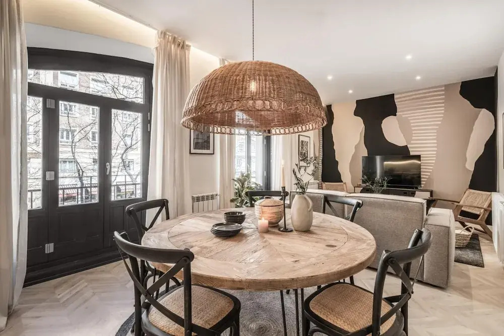 Baza - 3 Bedrooms and Office in Trafalgar