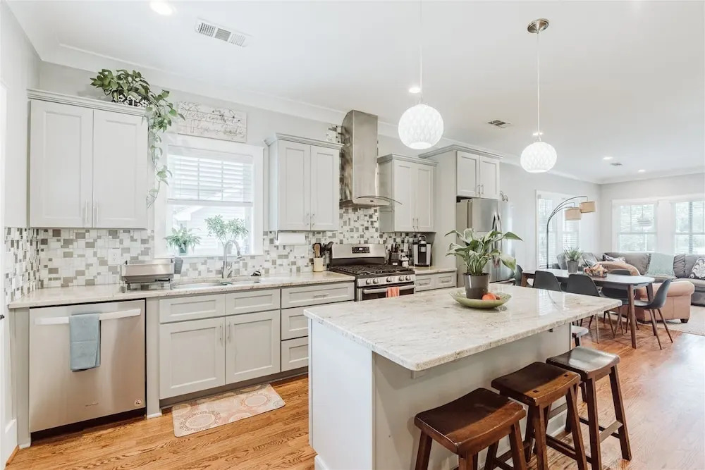 Beechwood Ave, 303