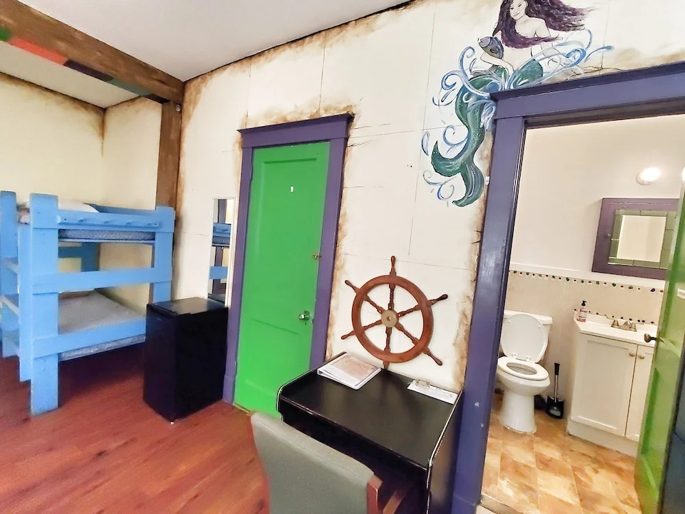 The Pirate Haus Inn
