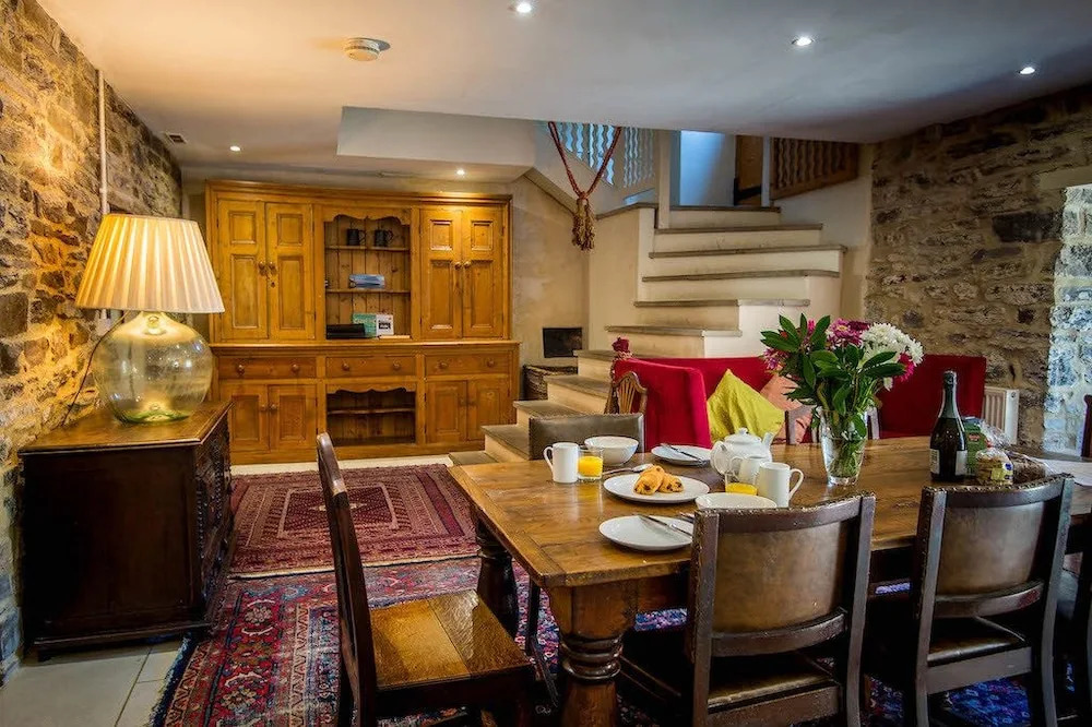 Great House - A Grand Georgian Luxury Retreat with Heated Outdoor Pool