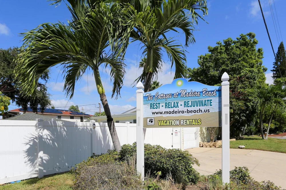The Cottages at Madeira Beach/sea Turtle