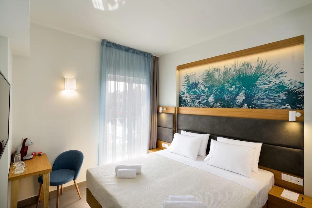 Stylish S&k 'k' Villa 200m From The Beach
