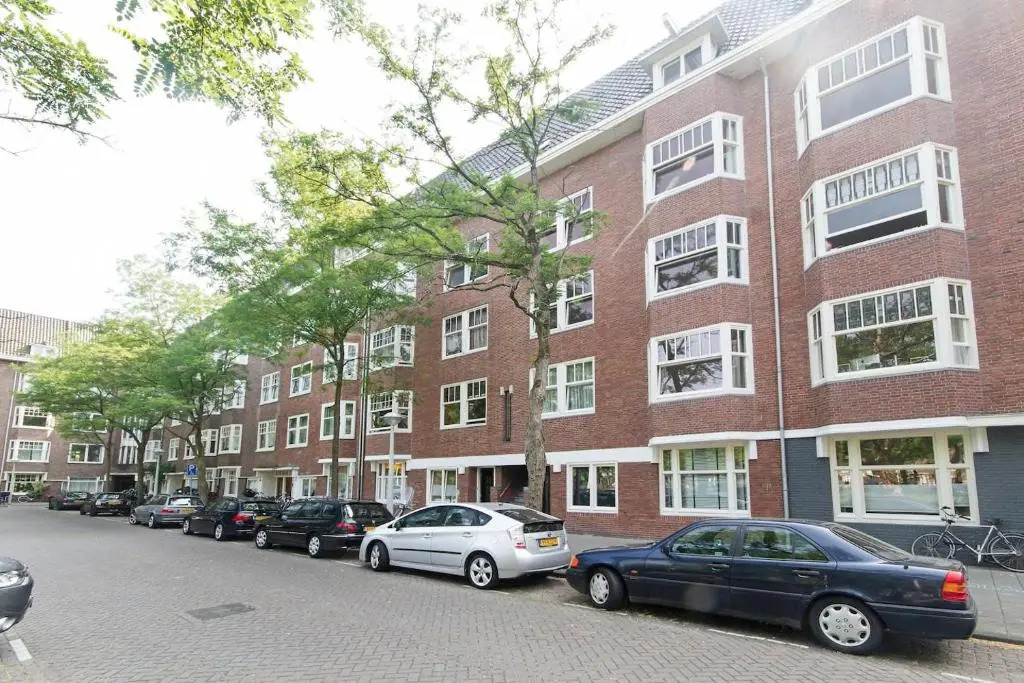 BEAUTIFUL APARTMENT WITH ASIAN STYLE BEDROOM NEAR RAI&CENTER 4p