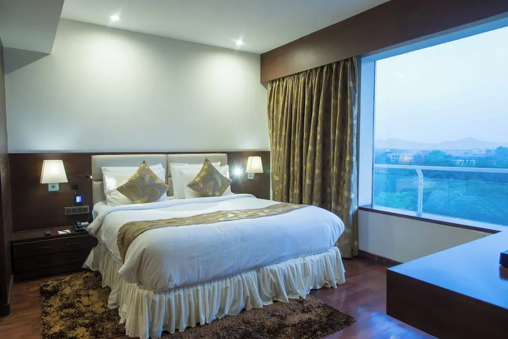 The Alcor Hotel