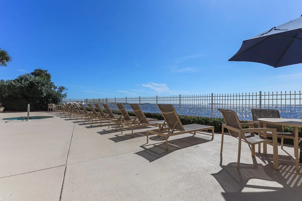 Waterview Yacht Club 532 is a 3 BR with Stunning views of the Pass by RedAwning
