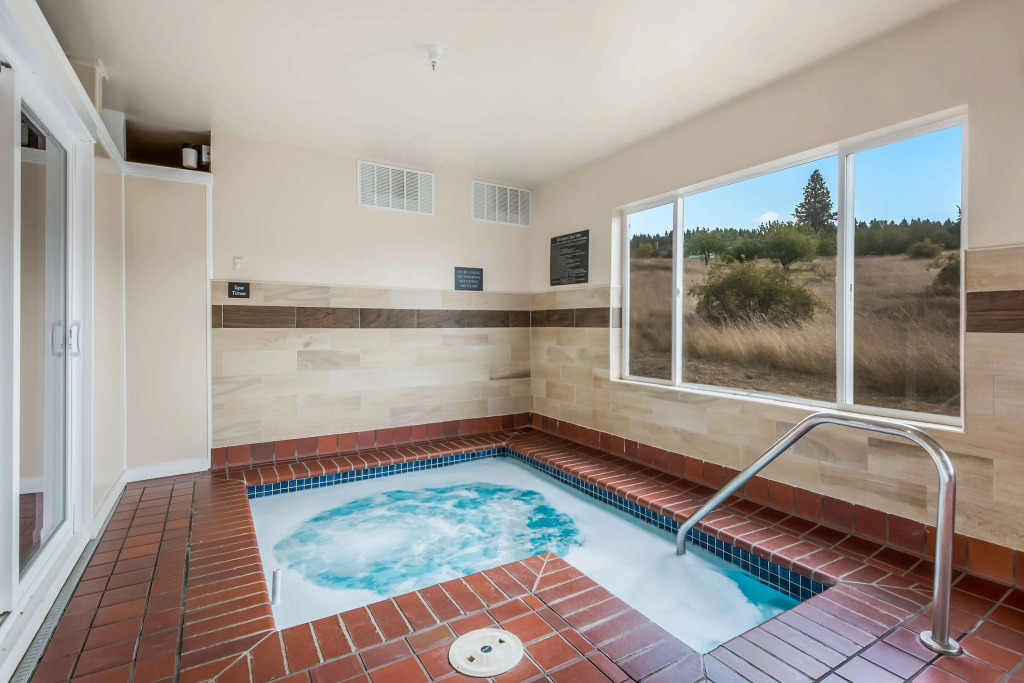 Red Lion Inn & Suites Sequim at Olympic National Park