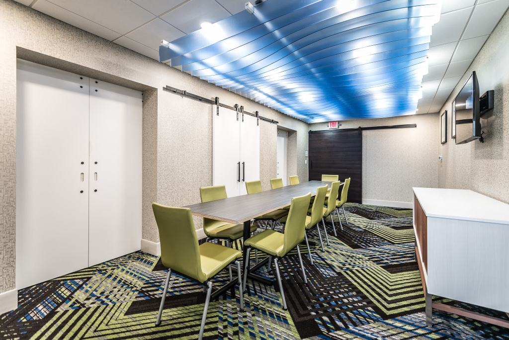 Holiday Inn Express Flint-Campus Area by IHG